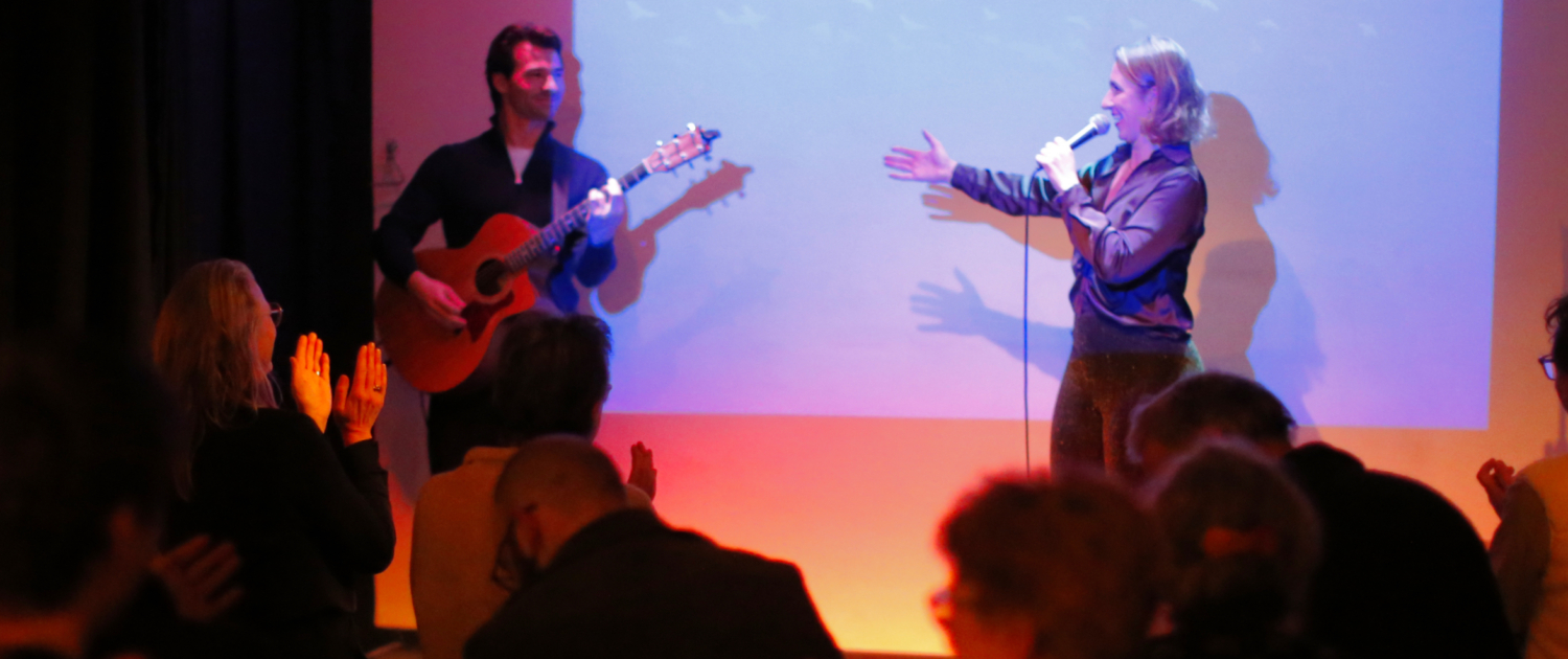 zang, gitaar en dansende leden